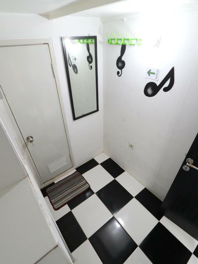 Kamar Keluarga Duri Kosambi 호텔 자카르타 외부 사진